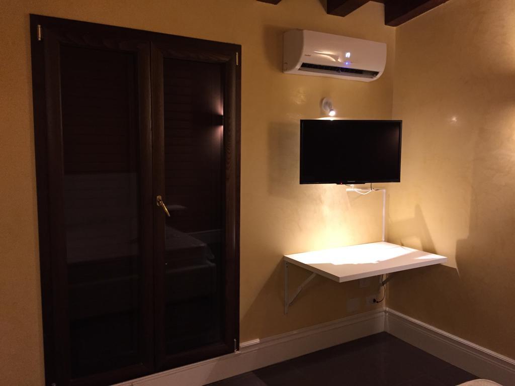 Bed and Breakfast Palazzo Eliss Margherita Di Savoia Zimmer foto