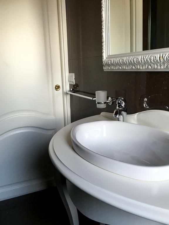 Bed and Breakfast Palazzo Eliss Margherita Di Savoia Exterior foto